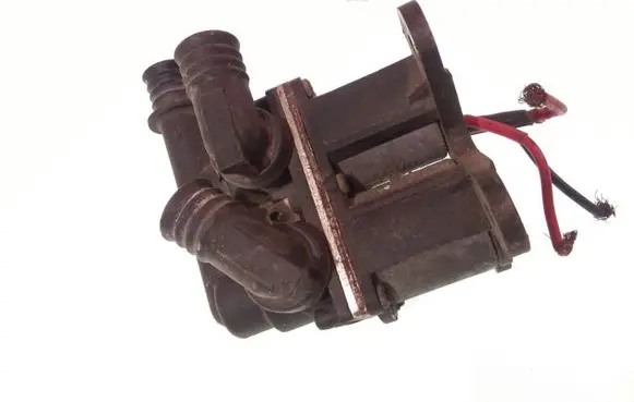 BMW 5 E34 Coolant heater control valve 1382299 1147412042