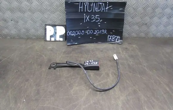 Hyundai ix35 Front seatbelt buckle 1K06886371