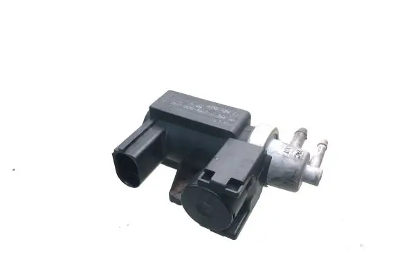 Audi A4 S4 B7 8E 8H Turbo solenoid valve 8E0906627C