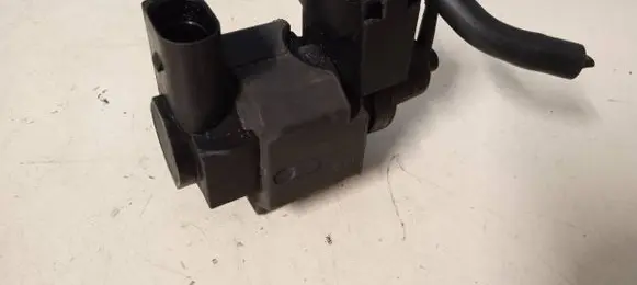 Volkswagen Touareg I Turbo solenoid valve 059906629A