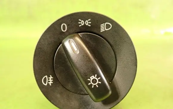 Volkswagen PASSAT B6 Light switch 1K0941431P