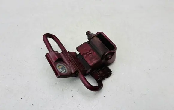 Volkswagen Touran II Front door lower hinge 1T0831411C