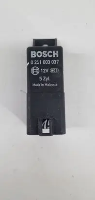 Volvo XC90 Glow plug pre-heat relay 8692859 0261003037