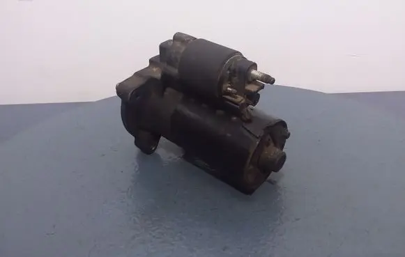 Citroen Saxo Starter motor 0001112041