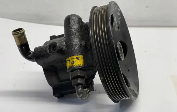 Opel Corsa B Power steering pump 2500056 90409232