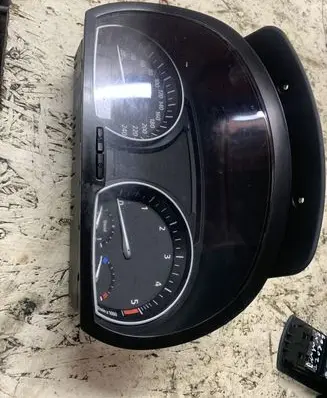 BMW X3 E83 Speedometer (instrument cluster) 102463026