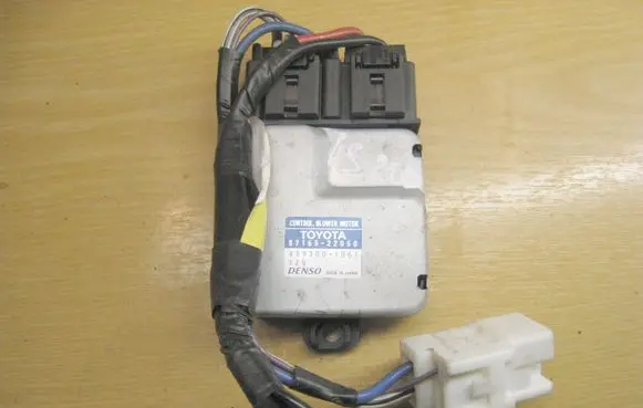 Lexus IS 200-300 Heater blower motor/fan resistor 8716522050