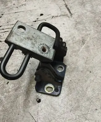 Audi A4 S4 B7 8E 8H Front door lower hinge 8e0831411e