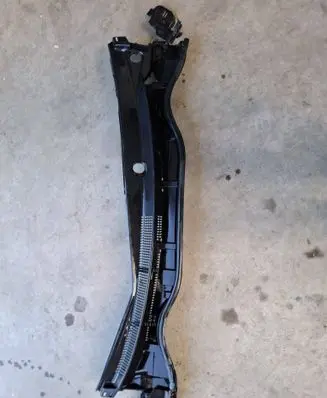 Toyota Auris E180 Wiper trim 