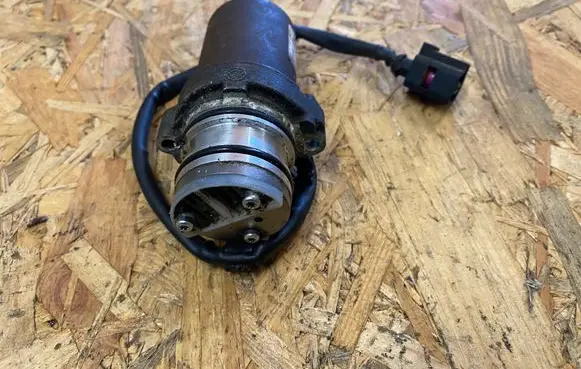 Volkswagen Tiguan Rear gearbox reducer/haldex oil pump 11304840201 09012012