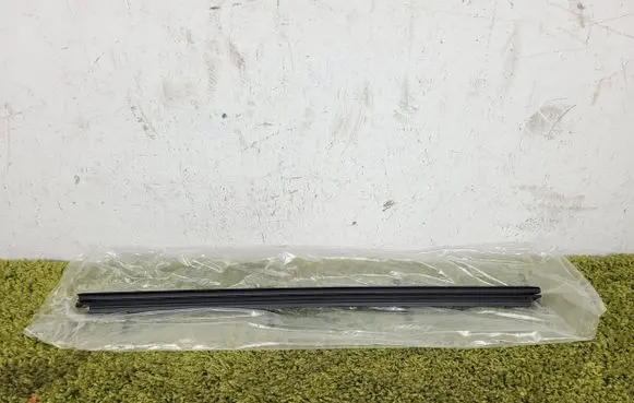 Mercedes-Benz GLE W167 Front door windshield rail A1677251800 1677251800