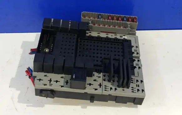 Volvo S60 Fuse module 8622520 8645410