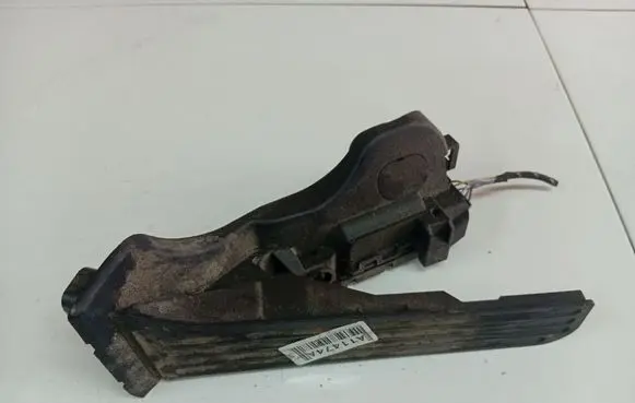 Volkswagen PASSAT B7 Accelerator throttle pedal 1K1721503AT