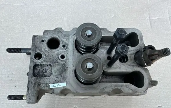 Jeep Cherokee XJ Engine head 90352029G 4883416AB
