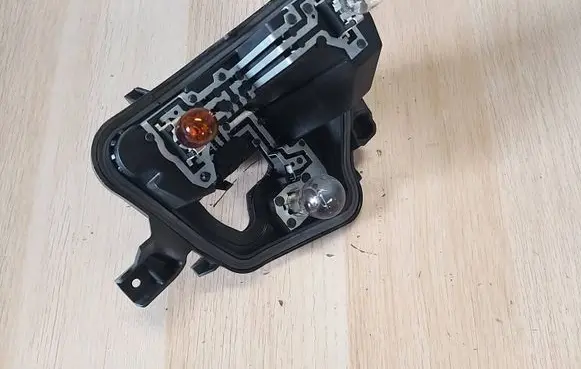 Citroen C4 III e-C4 Tail light bulb cover holder 