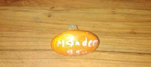 Ford Mondeo MK I Front fender indicator light
