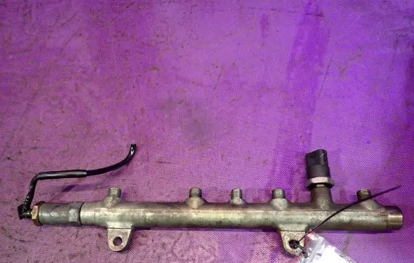 Renault Megane II Fuel main line pipe 8200347176