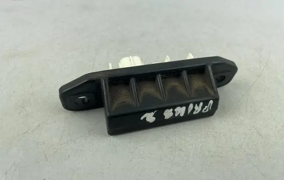 Toyota Prius (XW50) Tailgate opening switch 15D355
