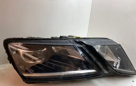 Skoda Octavia Mk3 (5E) Headlight/headlamp 5E1941016D