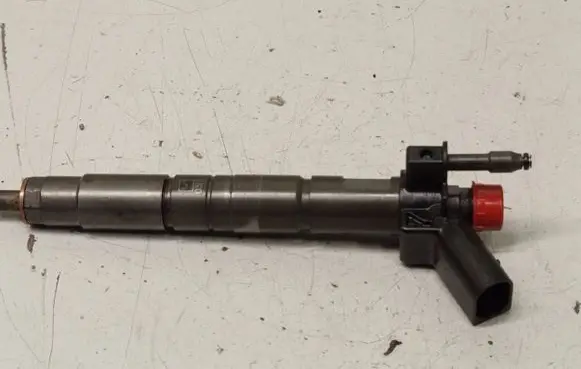 BMW 5 GT F07 Fuel injector 7823461 782346101 0445117030