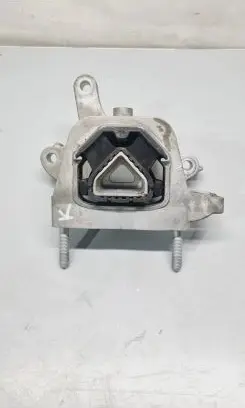 Opel Mokka B Engine mount bracket 9826551380