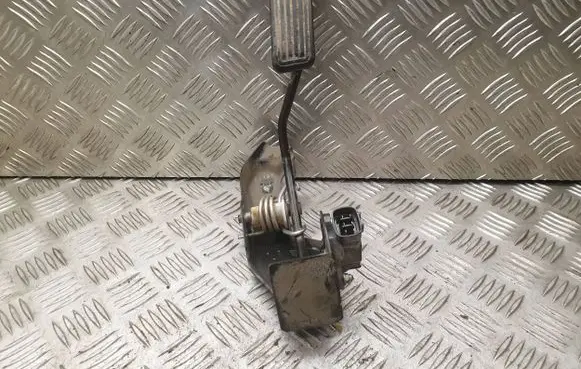Toyota Avensis T250 Accelerator throttle pedal 7811135030