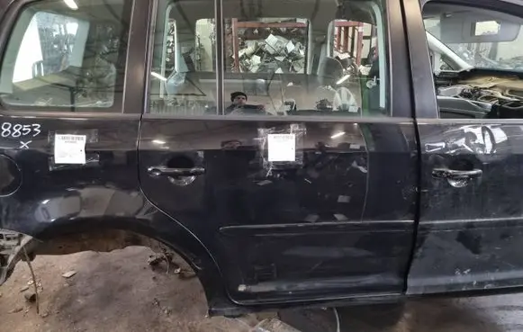 Volkswagen Cross Touran I Rear door