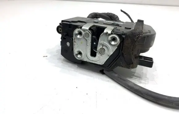 KIA Sportage Front door lock 