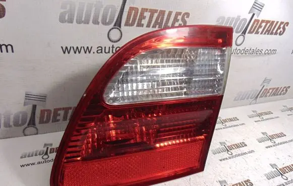 Mercedes-Benz E W211 Tailgate rear/tail lights A2118201464