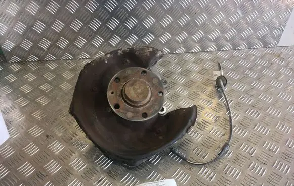 Skoda Yeti (5L) Rear wheel hub spindle/knuckle 