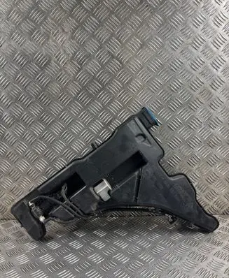 Audi A4 S4 B9 Windshield washer fluid reservoir/tank 8W0955451L