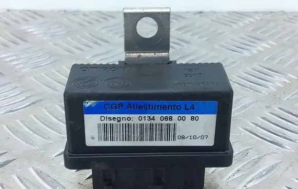 Peugeot Boxer Fuel pump relay 01340680080