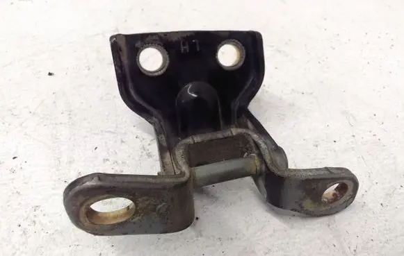 KIA Carens I Rear door upper hinge
