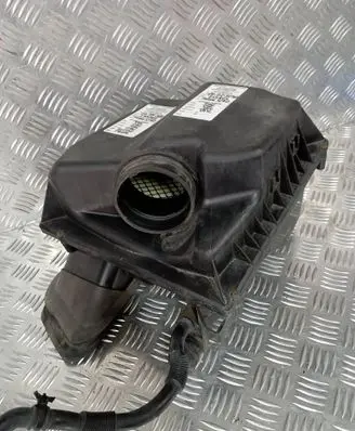 Opel Zafira C Air filter box 13311896