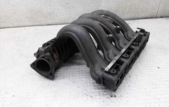 Mercedes-Benz C W203 Intake manifold A61109037