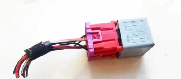 Audi A4 S4 B5 8D Other relay 443951253K