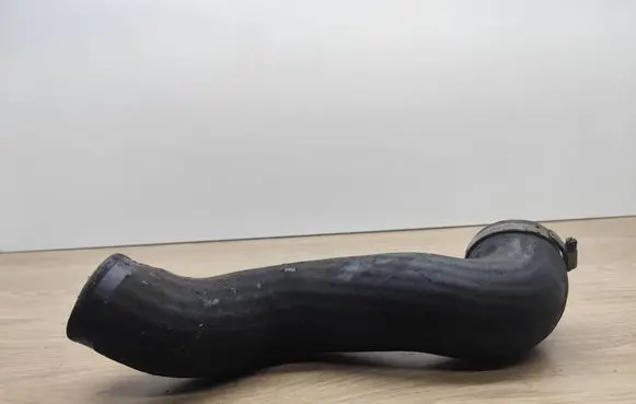Volvo XC90 Intercooler hose/pipe 31261366