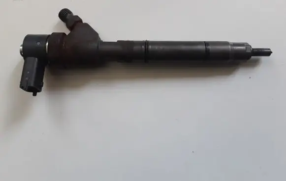 KIA Carens III Fuel injector 338002A800