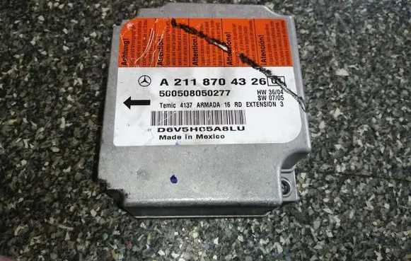 Mercedes-Benz E W211 Airbag control unit/module A2118704326