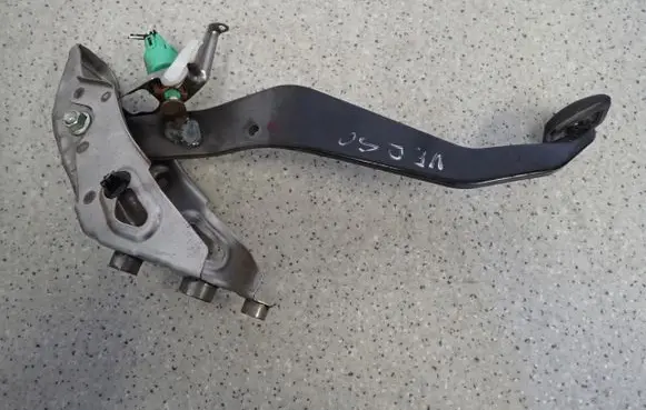 Toyota Verso Pedal assembly 