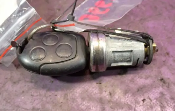 Ford Mondeo Mk III Ignition lock 
