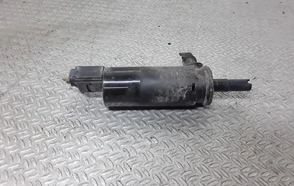 BMW 5 E60 E61 Headlight washer pump 67128377613