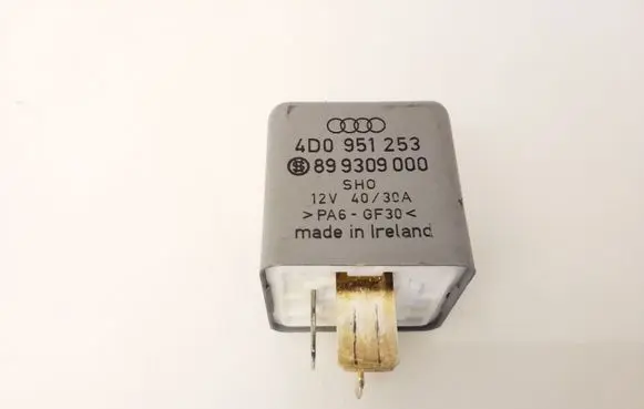 Volkswagen PASSAT B5 Other relay 4D0951253 899309000