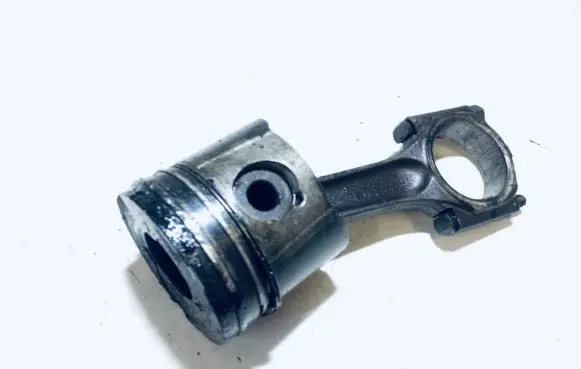 Citroen Xsara Picasso Piston with connecting rod