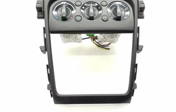 Suzuki SX4 Climate control unit 7382479J0