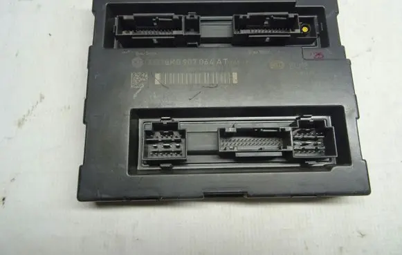 Audi Q5 SQ5 BSM Control unit 8K0907064AT