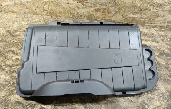 Mercedes-Benz A W176 Battery box tray cover/lid A2465410005