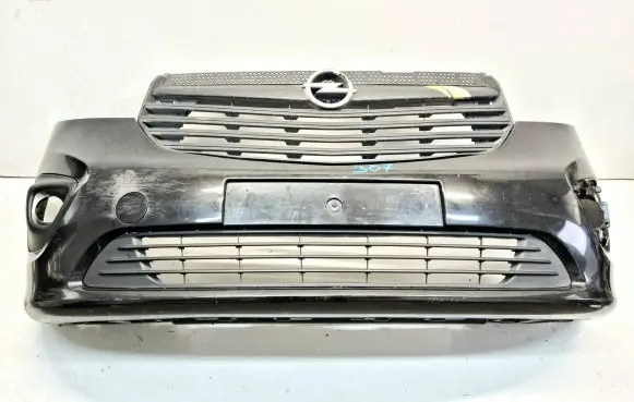 Opel Vivaro Front bumper 620222078R
