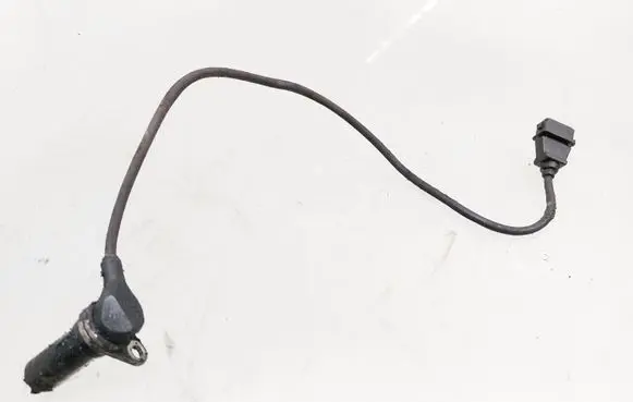 Volkswagen PASSAT B5 Crankshaft position sensor 028907319B