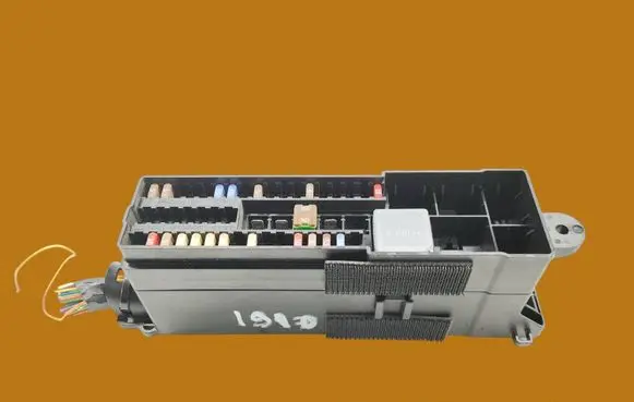 Ford Focus Fuse box set AV6T-14K131-AB
